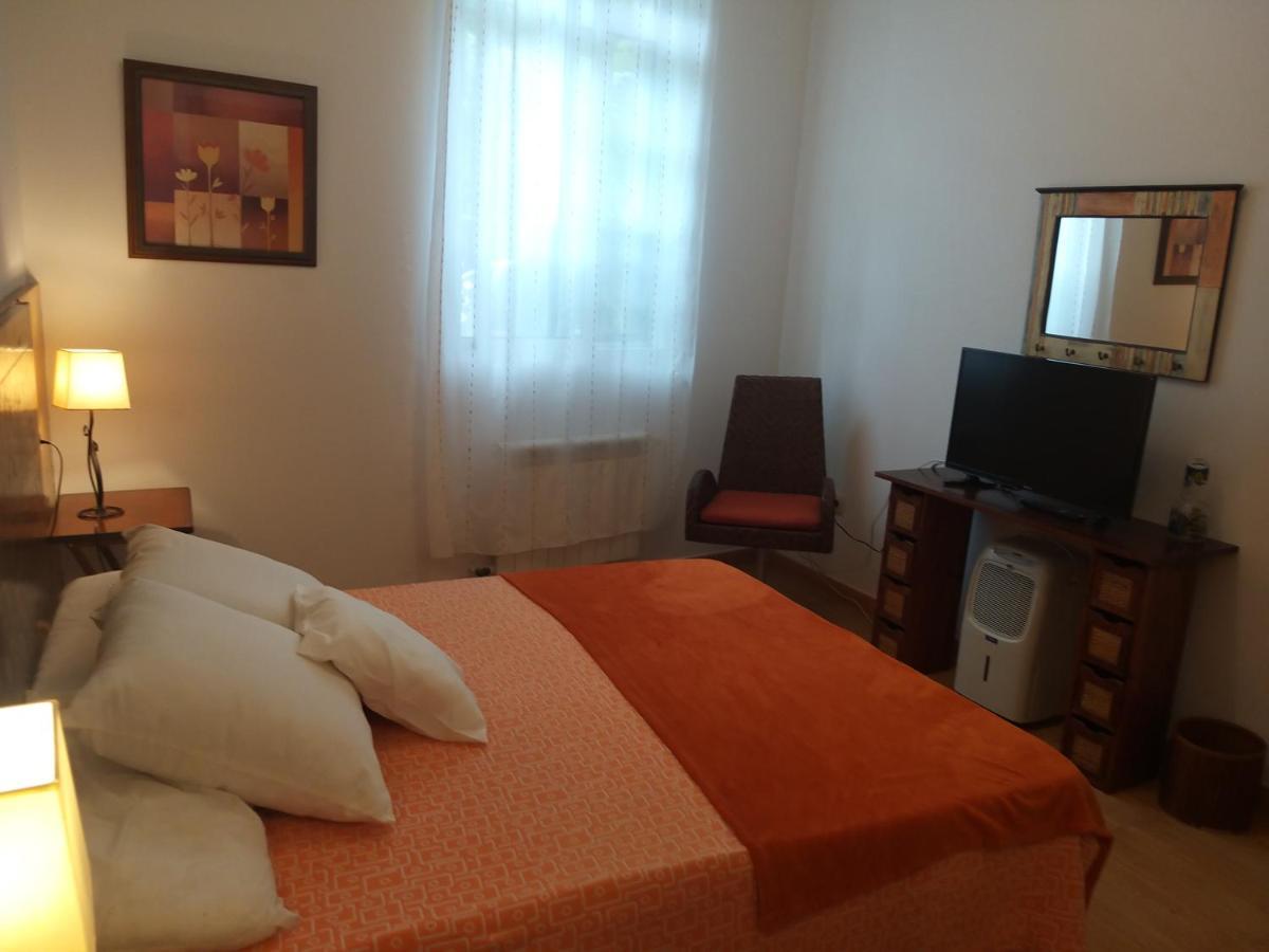 Apartamento Con Pequeno Jardin En El Centro Ferrol Extérieur photo